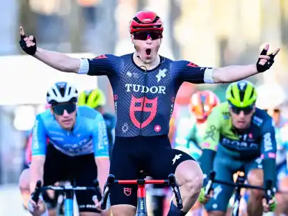 Arvid de Kleijn vom zweitklassigen Tudor-Team gewann die zweite Etappe von Paris-Nizza.