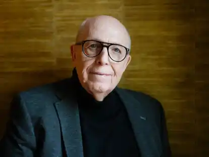 Der fr&uuml;here Bundesliga-Manager Reiner Calmund glaubt nicht an einen Wechsel von Xabi Alonso zum FC Bayern M&uuml;nchen.