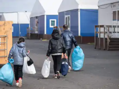 Die Unterbringung einer gr&ouml;&szlig;eren Zahl von Asylsuchenden in Gemeinden mit wenigen Einwohnern sorgt mancherorts f&uuml;r Spannungen.