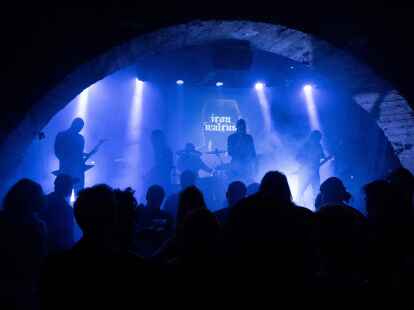 Die Metal-Band Iron Walrus kommt mit Death und Heavy-Metal-Musik ins JuZ nach Wittmund.