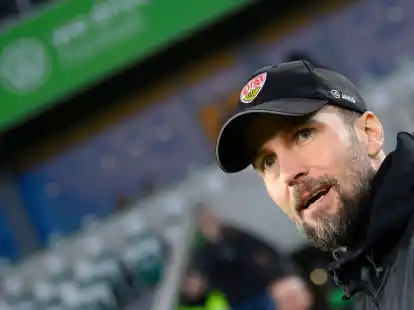 VfB-Trainer Sebastian Hoene&szlig; rechnet eher nicht mit einem Einsatz von Waldemar Anton.