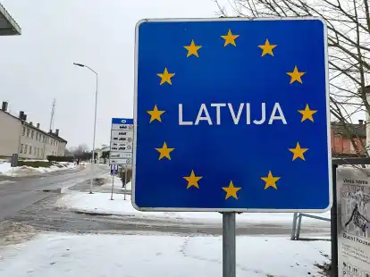 Wer mit russischem Pass weiter legal in&nbsp;Lettland&nbsp;leben will, muss inzwischen&nbsp;unter anderem einen dauerhaften Aufenthaltsstatus beantragen.