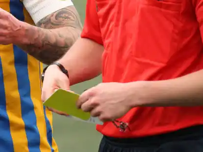 Auszeit: Schiedsrichter und Spieler pausieren an diesem Wochenende in Bremen.