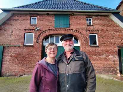 Für sie enden 26 arbeitsreiche Jahre in Sehestedt: Doris und Siegfried Sommer haben ihren Milchviehbetrieb aufgegeben – es war der letzte seiner Art im Ort. Warum die beiden trotzdem nicht traurig sind und worauf sie sich jetzt besonders freuen.
