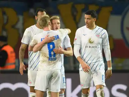 Hansa Rostock nimmt drei Punkte aus Braunschweig mit.