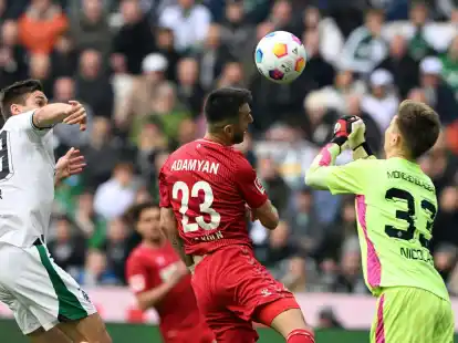 Sargis Adamyan (M) und der 1. FC K&ouml;ln nehmen einen Punkt aus M&ouml;nchengladbach mit.