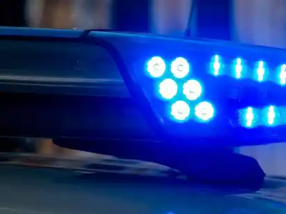 Unbekannte T&auml;ter haben am Freitagabend im Rasteder Ortsteil Wahnbek an mehreren Einfamilienh&auml;usern Sch&auml;den angerichtet. (Symbolbild)