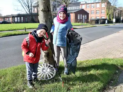 Piet und Clara waren als Nachwuchs des B&uuml;rgervereins S&uuml;d e.V. von1884 in der Weserstra&szlig;e unterwegs, nat&uuml;rlich mit ihrer Mama (nicht im Bild). Piet fand dabei auch noch eine M&uuml;nze, die er als 