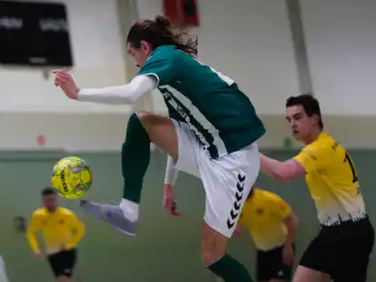 Abflug zum Titel: Die Futsal-Falken vom VfL Oldenburg (grün-weißes Trikot, hier in einem Regionalliga-Duell) besiegten Hildesheim überdeutlich.