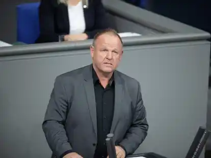 Der AfD-Obmann Kay-Uwe Ziegler soll sich mit einem Schild mit dem Zusatz &laquo;Ausschussvorsitzender&raquo; in den Gesundheitsausschuss gesetzt haben.