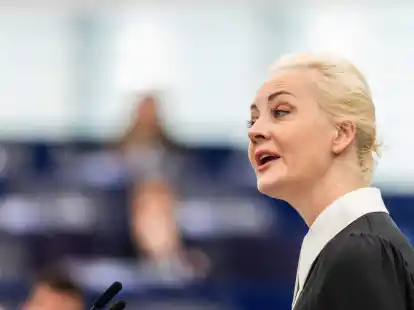 Julia Nawalnaja im Plenarsaal des Europ&auml;ischen Parlaments in&nbsp;Sta&szlig;burg.