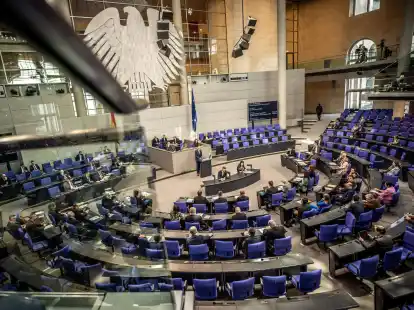 Die Union warb im Bundestag vehement daf&uuml;r, der von Russland angegriffene Ukraine mit der Lieferung von Taurus-Marschflugk&ouml;rpern zu helfen.