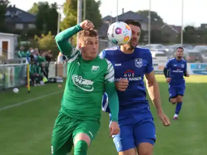 Fehlt am Sonntag in der Rasteder Defensive: Hendrik Wiemken (rechts).