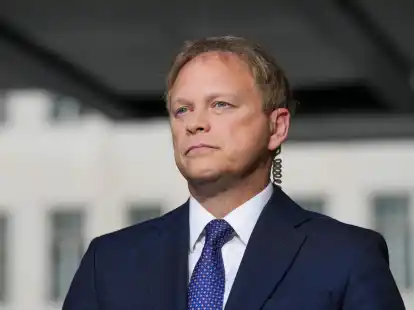 Der britische Verteidigungsminister Grant Shapps war an Bord der Maschine.