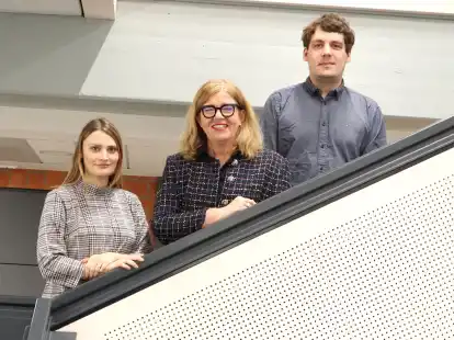 Das &bdquo;Rising&ldquo;-Projektteam (v.l.) Sarah Arndt, Prof. Dr. Jutta Lindert und Felix Sisenop.