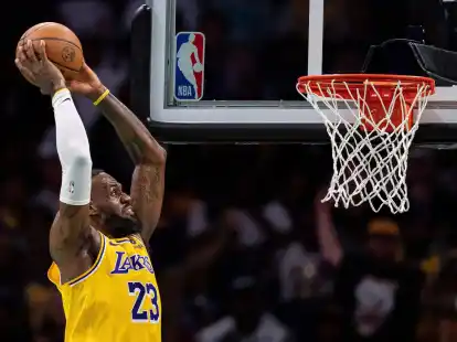 Kam gegen die Warriors auf 40 Punkte, neun Assists, sowie acht Rebounds: LeBron James.