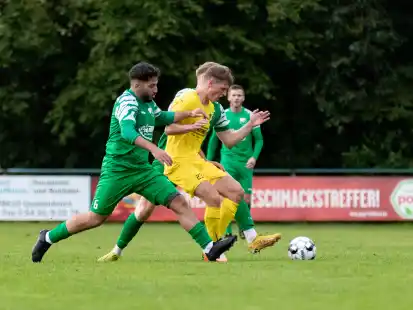 Der Bevern (gelbe Trikots) spielte daheim gegen BW Papenburg. Die in grün gekleideten Garrel mussten gegen den TV Dinklage ran.