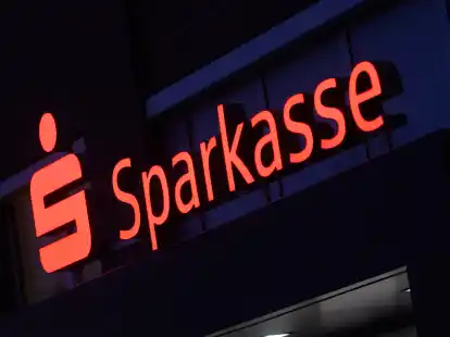 Im April er&ouml;ffnet die neue Sparkassen-Filiale in Leer-Loga, nachdem etwas &uuml;ber ein Jahr lang an dem Gesch&auml;fts- und Wohngeb&auml;ude gebaut wurde.