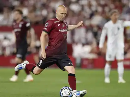 Andr&eacute;s Iniesta wurde als Botschafter f&uuml;r die Fu&szlig;ball-WM 2030 vorgestellt.