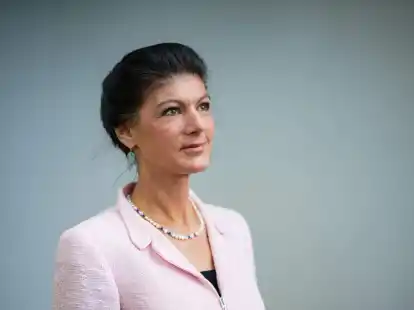 Sahra Wagenknecht freut sich &uuml;ber den bisherigen Erfolg ihrer Partei.