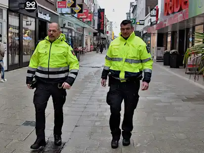Durch die Pr&auml;senz der Polizeibeamten in der Innenstadt f&uuml;hlen sich die B&uuml;rger sicherer.