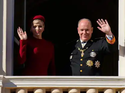 F&uuml;rst Albert II. von Monaco und F&uuml;rstin Charl&egrave;ne am Nationalfeiertag 2023 in Monaco.