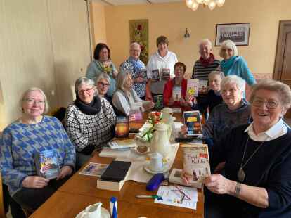 Zum Büchercafé treffen sich die Mitglieder des Landfrauenvereins Altjührden.