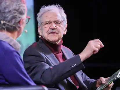 Der deutsche Kinderbuchautor Paul Maar will im n&auml;chsten Jahr gemeinsam mit seinem Enkel Hannes ein Bilderbuch zu dem Theaterst&uuml;ck &laquo;Opa B&auml;r und die Menz&raquo; ver&ouml;ffentlichen.