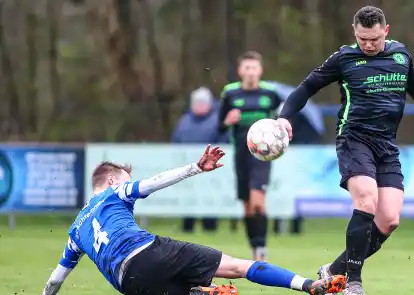 Achternmeer (blau) empfing die W&uuml;stinger Sportfreunde )