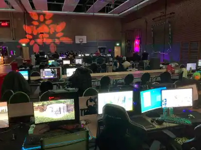Die LAN-Party in der Braker Großsporthalle ist ein Zeichen dafür, dass menschlicher Kontakt nicht durch das Internet ersetzt werden kann – auch nicht in der Videospielwelt –, dieser Meinung ist Redakteur Arne Haschen.