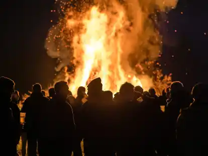 Osterfeuer im Cottbuser Ortsteiles Branitz. Immer wieder ein Thema dabei: die Feinstaubbelastung.