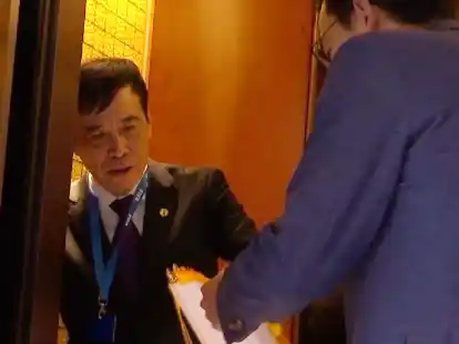 In diesem Screenshot aus einem Video aus dem Jahr 2019 ist der ehemalige Fu&szlig;ballverbandschef aus China, Chen Xuyuan, zu sehen.