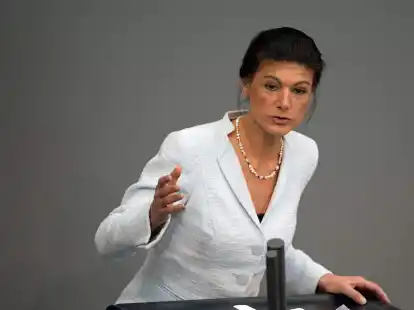 Sahra Wagenknecht im Bundestag - bundesweit steht das BSW bei etwa f&uuml;nf Prozent.