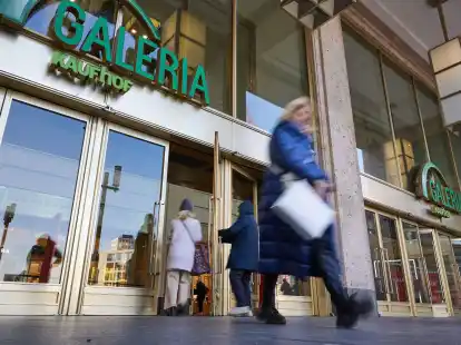 Auch wenn ein Gro&szlig;teil der Filialen bleiben sollte, m&uuml;ssten viele der insgesamt 12.800 Galeria-Besch&auml;ftigten um ihren Job bangen.