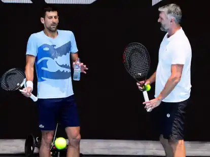 Novak Djokovic (l) und sein jangj&auml;hriger Trainer Goran Ivanisevic gehen fortan getrennte Wege.