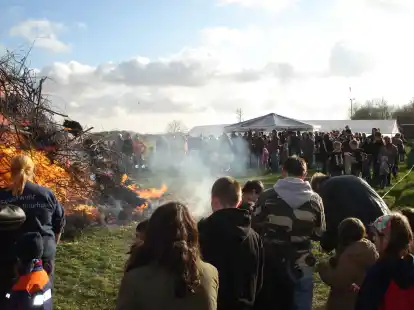 Am Samstag werden in den Gemeinden Hinte und Krummh&ouml;rn &uuml;ber 100 Osterfeuer entz&uuml;ndet.