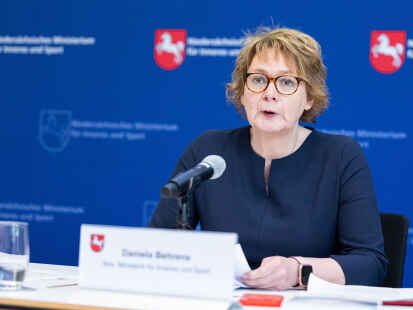 Die niedersächsische Innenminister Daniela Behrens (SPD) kommt in den Landkreis Oldenburg. Am 8. April findet in Bookholzberg eine öffentliche Diskussionsveranstaltung statt.