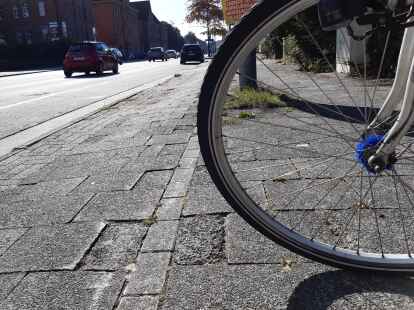 Sollen von der Fachkompetenz des ADFC profitieren – auch mit Blick auf eine bessere Infrastruktur: Radfahrer in Emden.