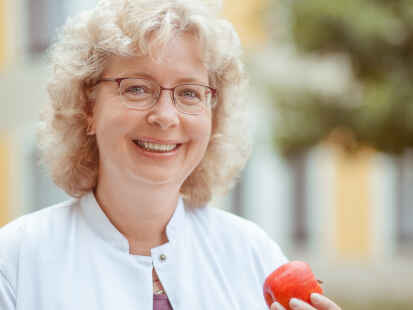 Dr. Elke Strangmann, Diplom-Ökotrophologin und Ernährungstherapeutin des Reha-Zentrums Oldenburg