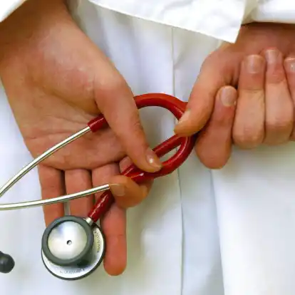 Im Tarifstreit für die Ärztinnen und Ärzte an bundesweit 23 Unikliniken hatte es wiederholt Warnstreiks gegeben.