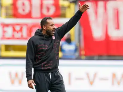 D&uuml;sseldorfs Trainer Daniel Thioune hofft im DFB-Pokal gegen Leverkusen auf einen Coup.