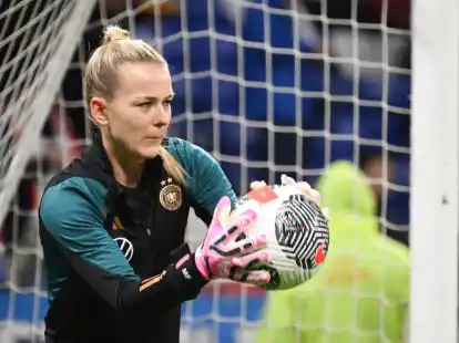 DFB-Torh&uuml;terin Frohms ist vor dem Duell mit &Ouml;sterreich zuversichtlich.