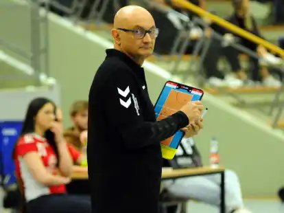 Fabio Bartolone trainierte zwei Jahre  die Volleyballerinnen des TV Cloppenburg.