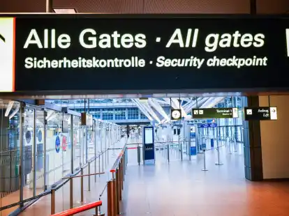 Nach mehreren Warnstreiks an deutschen Flugh&auml;fen soll heute eine Schlichtung f&uuml;r die privaten Luftsicherheitskr&auml;fte mit Hans-Henning L&uuml;hr (SPD) beginnen.