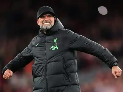 Liverpools Trainer J&uuml;rgen Klopp jubelt nach dem Sieg gegen Sheffield United.