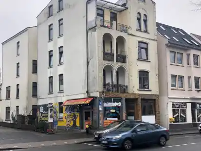 Teurer wohnen: In diesem Haus an der Nadorster Straße zahlte das Jobcenter für ein 16 Quadratmeter großes WG-Zimmer 750 Euro im Monat. Inzwischen wird das Zimmer nicht mehr vermietet, so die Stadt.