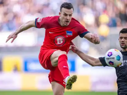 Haris Tabakovic (l) erzielte den Siegtreffer f&uuml;r Hertha BSC.