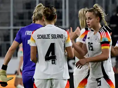 Bibiane Schulze Solano mit der neugestalteten R&uuml;ckennummer 4.