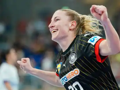 Die deutsche Handball-Nationalmannschaft feiert einen deutlichen Sieg gegen Israel.