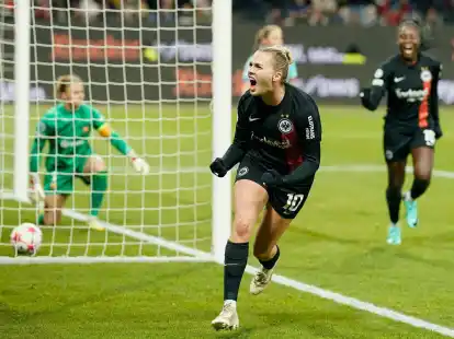 Laura Freigang reiste von der DFB-Auswahl wegen einer Schulterverletzung ab.